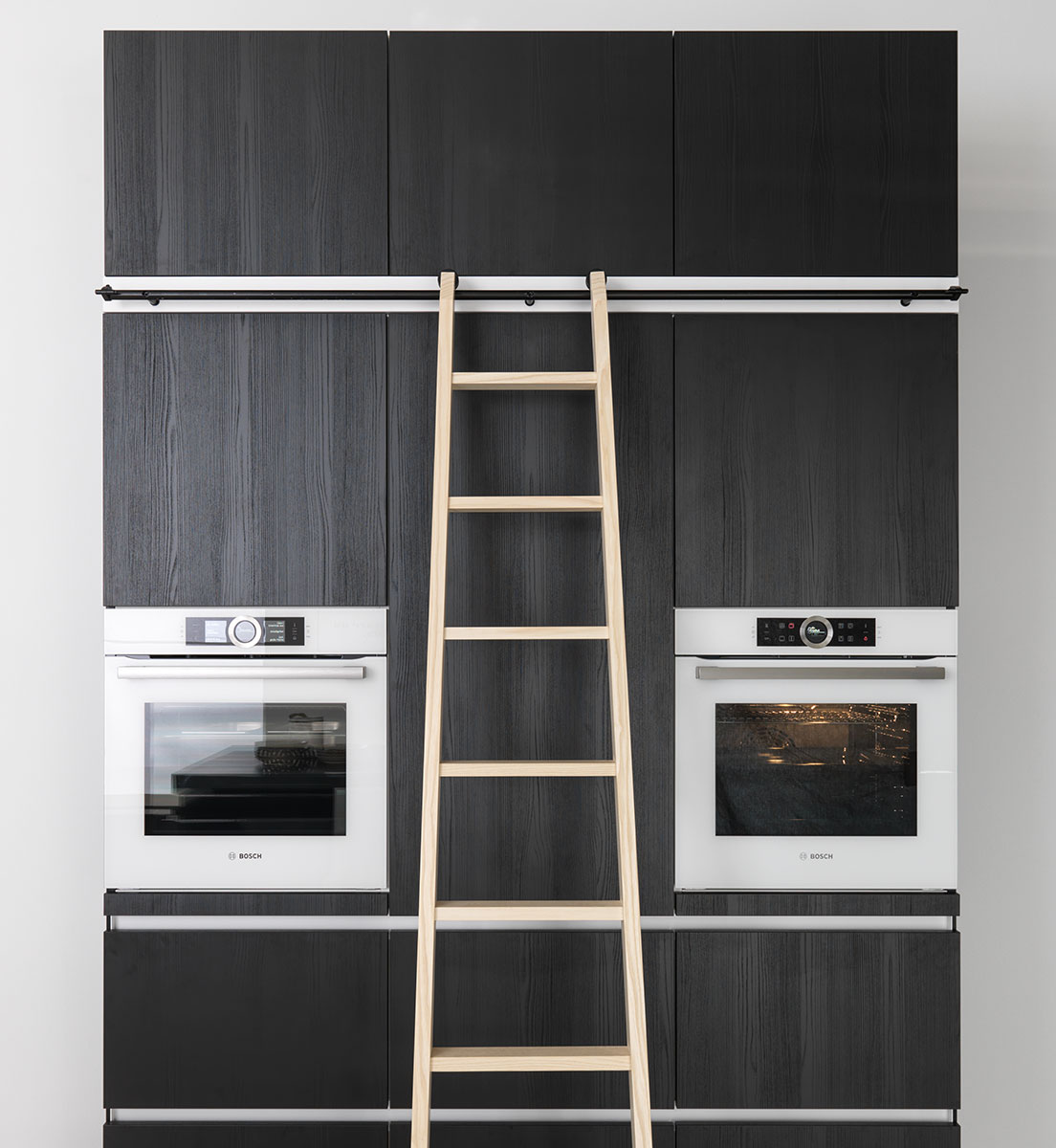 RAT_Website_Kuechen_Welten_uno_blackwood_02_Hochformat_Slider_01