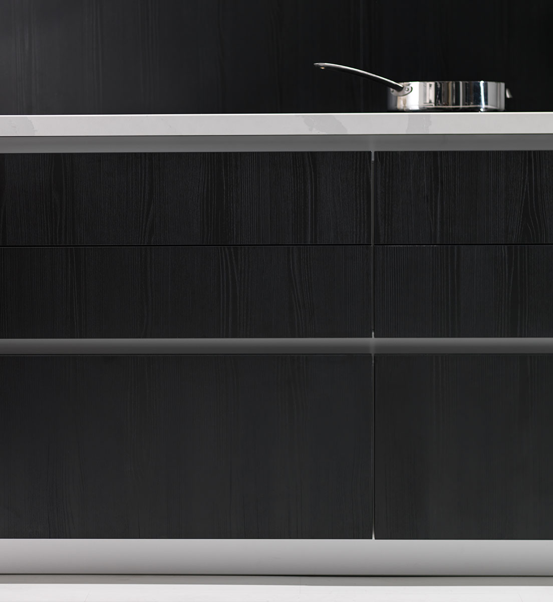 RAT_Website_Kuechen_Welten_uno_blackwood_02_Hochformat_Slider_03